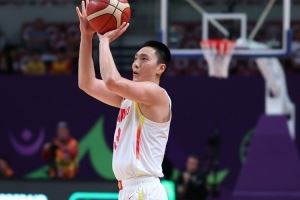 媒体人：胡明轩打15挡拆不是他个人的问题 CBA后卫都习惯这么打了