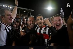 格林斯比老板：曼联问主帅更衣室在哪？见鬼，不就是汽车后座吗？