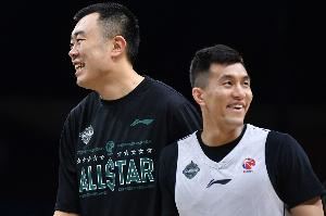 昔日队友！郭艾伦@韩德君：会怀念的 退役后一切顺利啊 哥