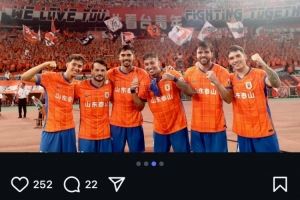 泽卡社媒庆祝：4万人一同欢呼助威，经典对决6-0大胜国安