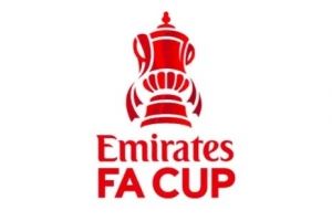 太阳报：足总杯一门将和队友相撞重伤失去意识，随后被送往医院