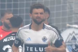 这大胡子！穆勒留了络腮胡之后，沧桑了不少