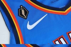 新赛季揭幕战球衣为特殊版 SGA有MVP图案 杰伦威有最佳阵容图案