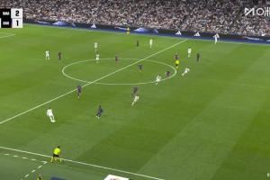 又越位了！迪亚斯助攻贝林厄姆破门，被吹罚越位在先